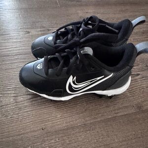 Nike Kids Black baseball cleats